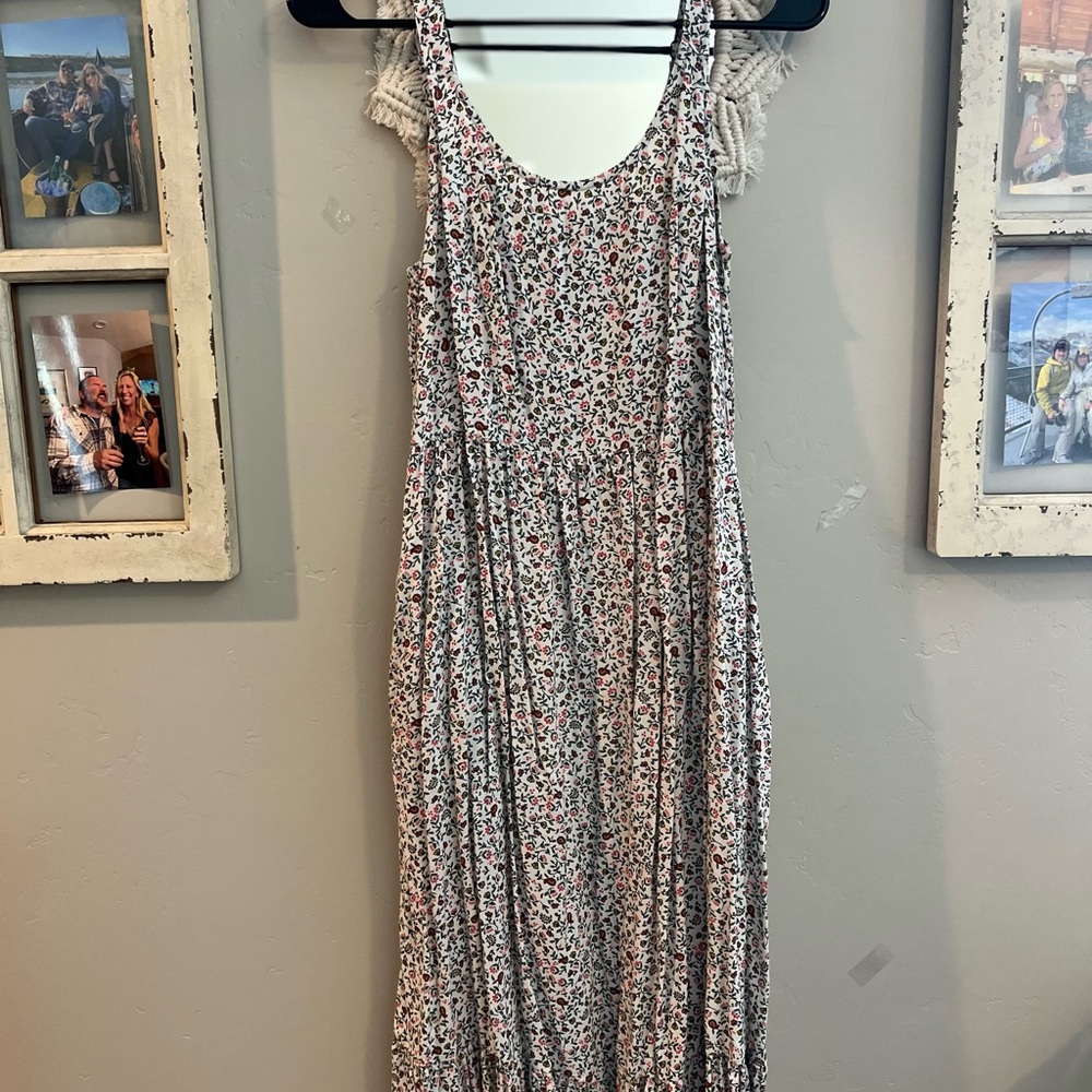 Floral Sleeveless Midi Dress